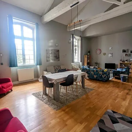 Lägenhet 3 Chambres,120 M2 Au Calme Et En !!! *