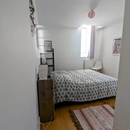 3 Chambres,120 M2 Au Calme Et En !!! *