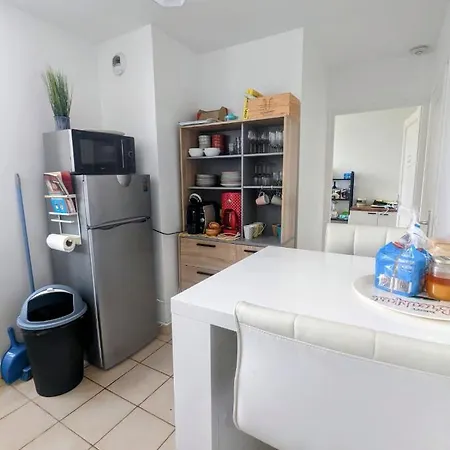 3 Chambres,120 M2 Au Calme Et En !!! Lägenhet